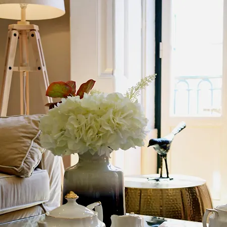 Sm2 Romantic By The Gardens Pr Real & Bairro Alto 리스본